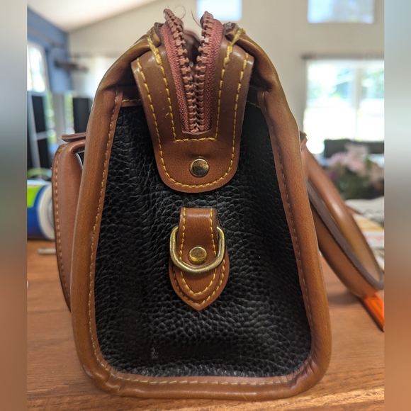 Dooney & Bourke Leather Crossbody Handbag Purse - Picture 4 of 4